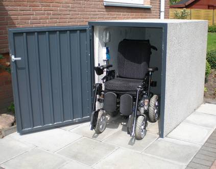 Fertigbox aus Beton mit Rollstuhl 