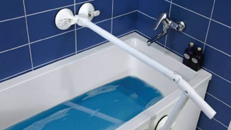Griff mit Saugteller als Einstiegshilfe für die Badewanne (Fa. Roth GmbH) 