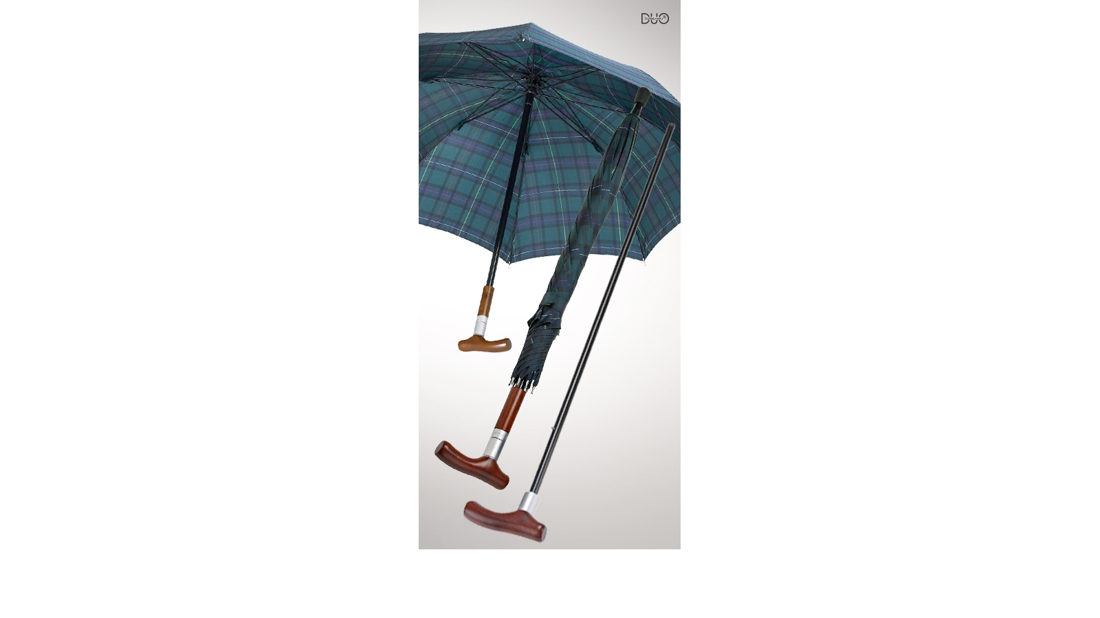 Ein stabiler Regenschirm, dessen Stock mit einem am Griff herausziehbaren Stahlkern versehen ist