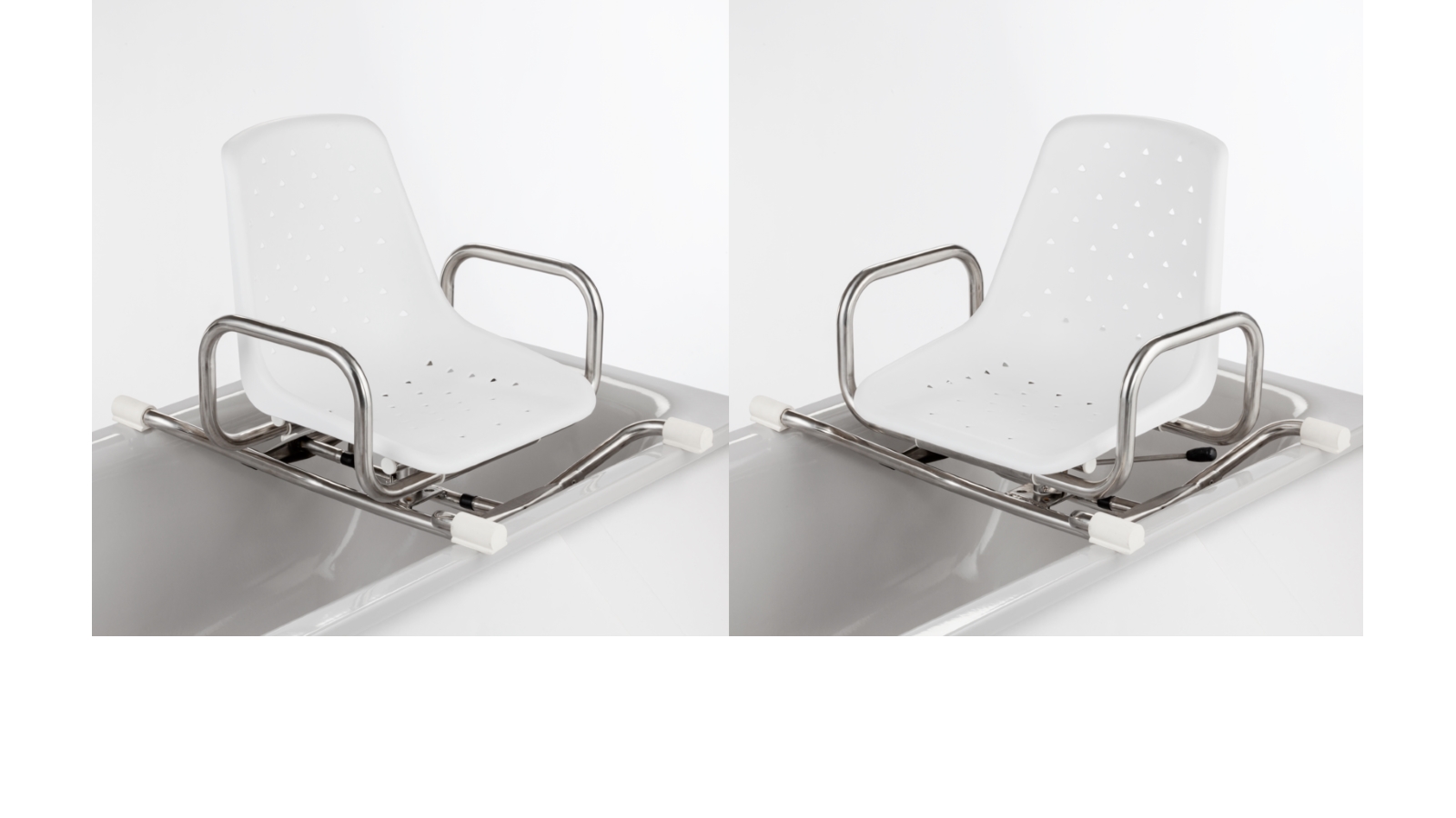 Zwei Abbildungen eines Drehsitzes auf Gestänge mit niedrigen Armlehnen, einmal zum Wannenrand gedreht (Einsteigen) und einmal rechtwinklig zum Rand (Duschen)