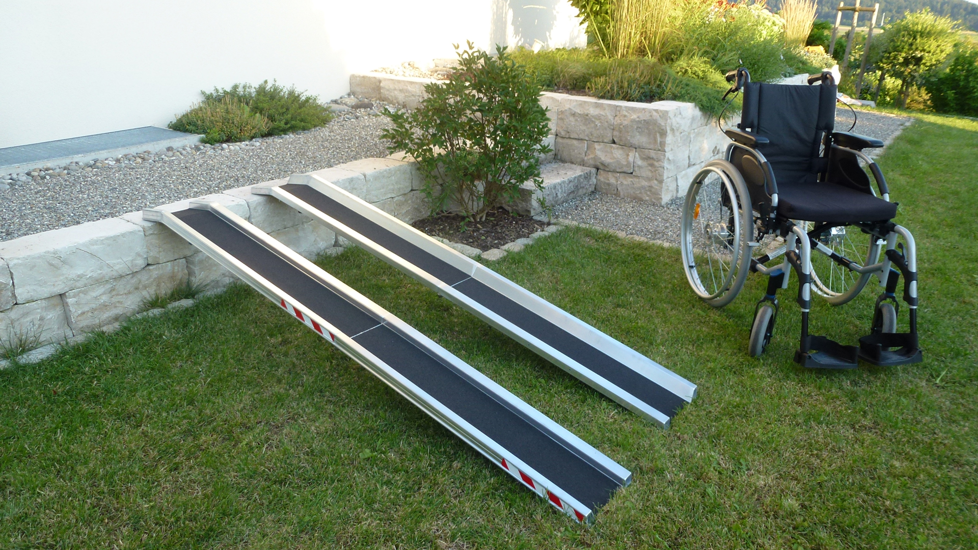 Leichte Aluminiumschiene mit Rand