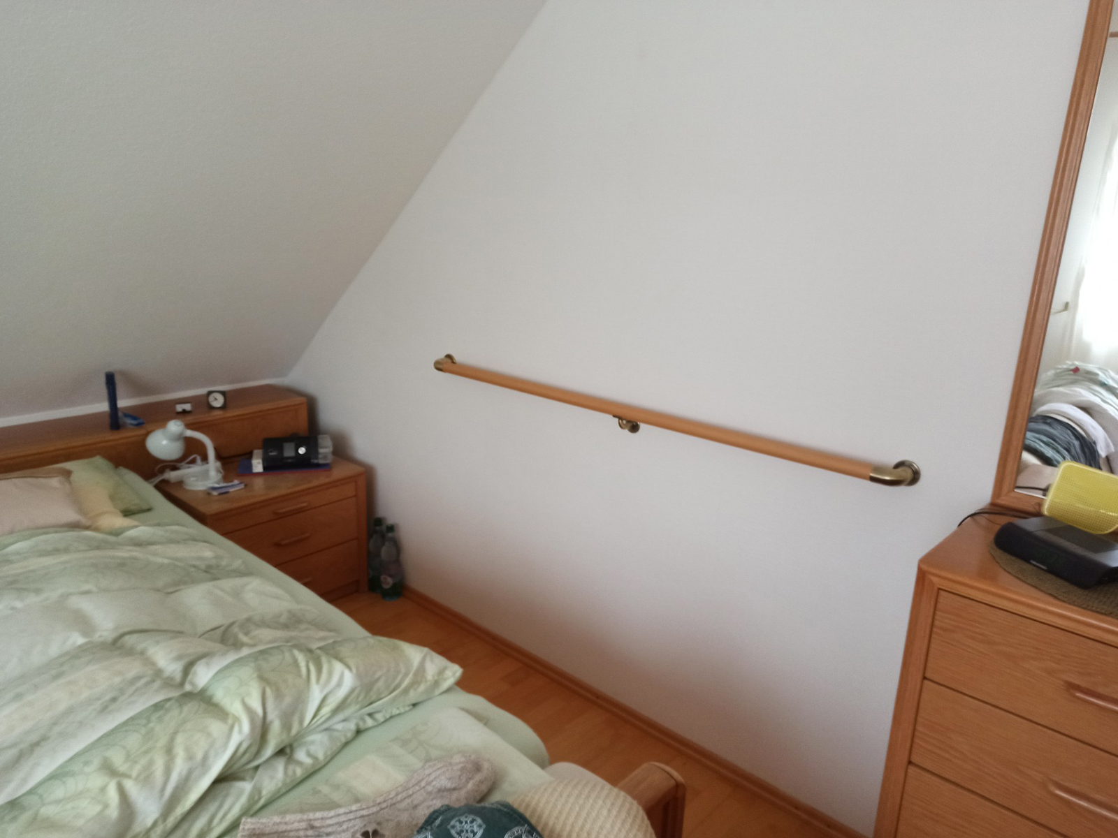 Handlauf im Schlafzimmer