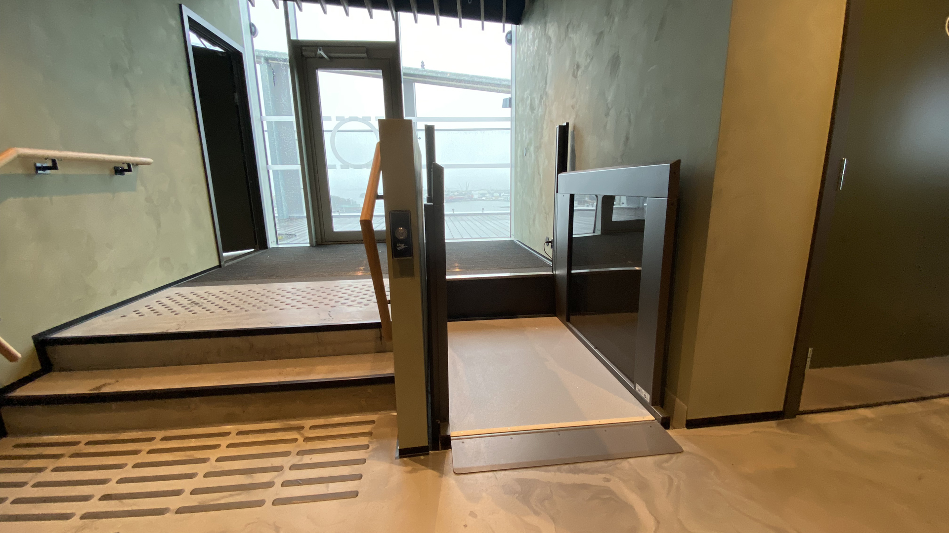 EasyLift Plattformlift – Einsatzbeispiel Michelin Restaurant Stavanger
