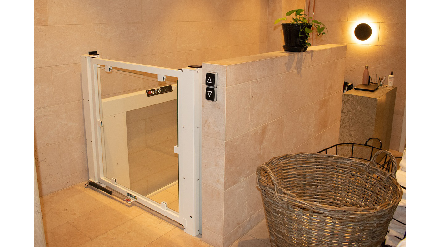 EasyLift Plattformlift by Liftup in einem Hotel