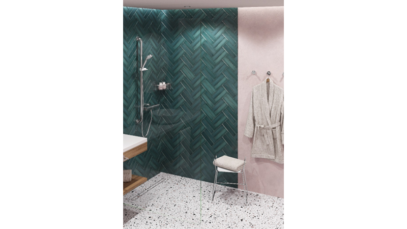 Duschhocker mit ergonomisch geformter Sitzfläche mit abgerundeten Außenkanten.