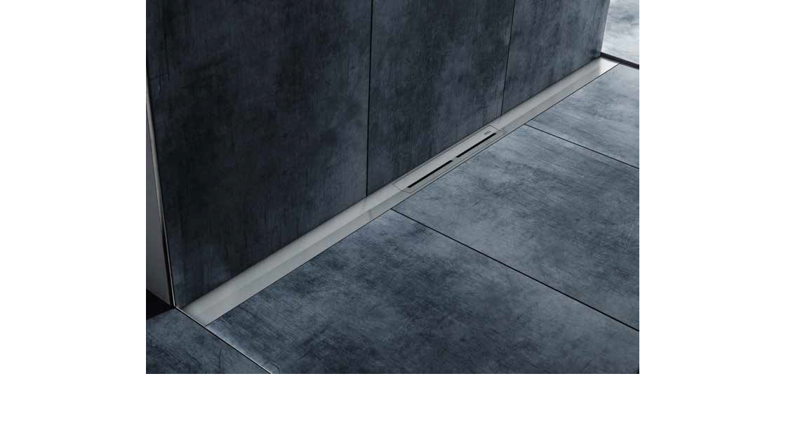 Bodenebene Dusche mit Duschprofil-Entwässerung