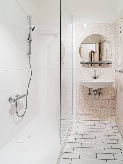 Bad mit barrierearmer Dusche
