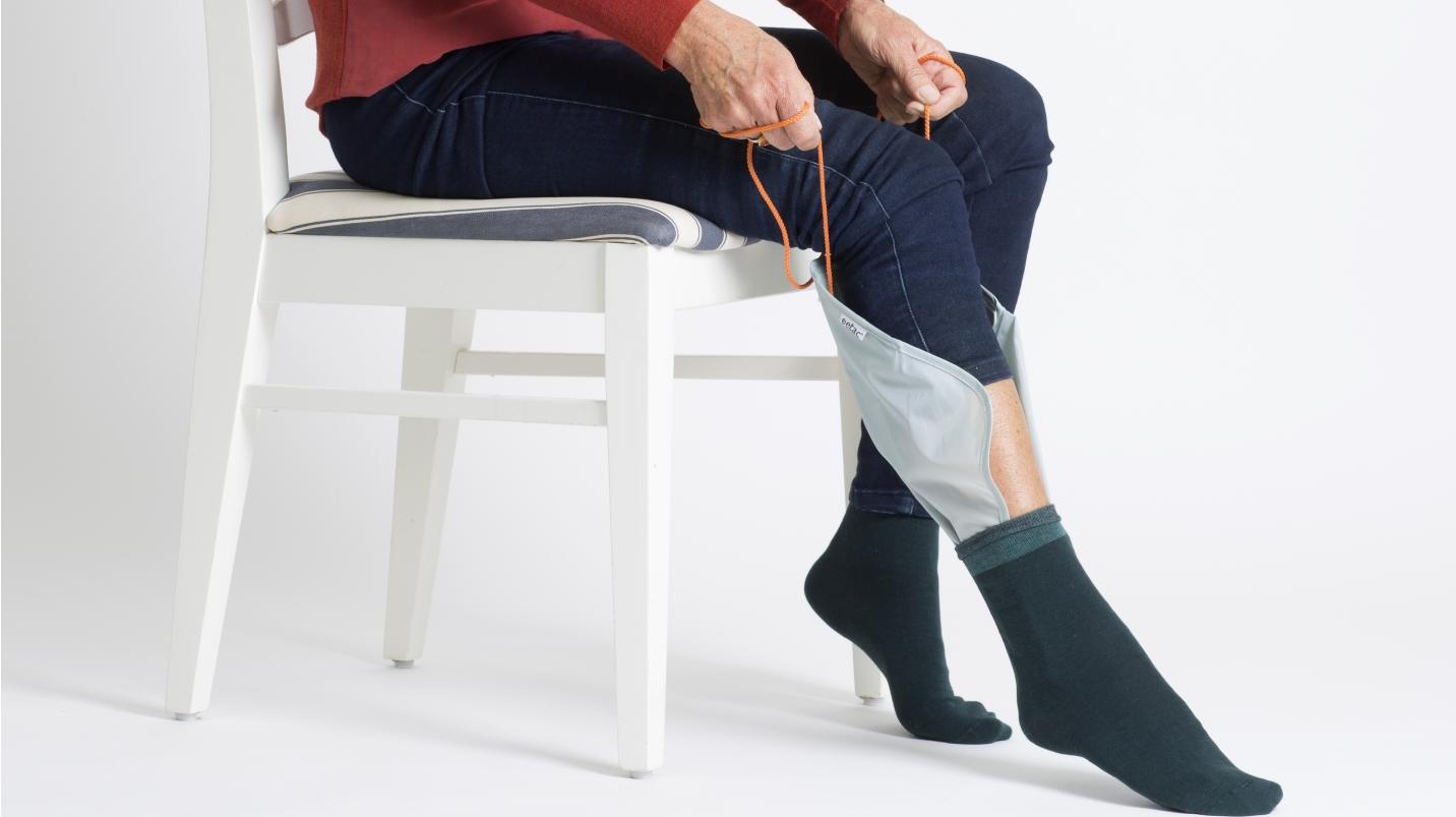 Strumpfanzieher zum leichteren Anziehen von kurzen und langen Strümpfen, Socken und Strumpfhosen