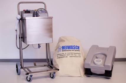 Heiwasch Patientenduschsystem: Duschgerät mit Warmwasseraufbereitung, Bettwanne und Abwasserwagen.