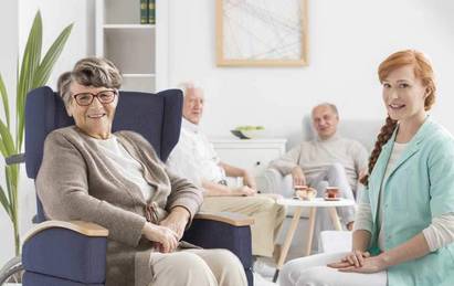 Viando Pflegesessel im Seniorenheim