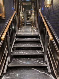 Liftup Flexstep als Treppe in einem Hotel 