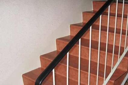 Treppe mit Sicherheitsbelag 