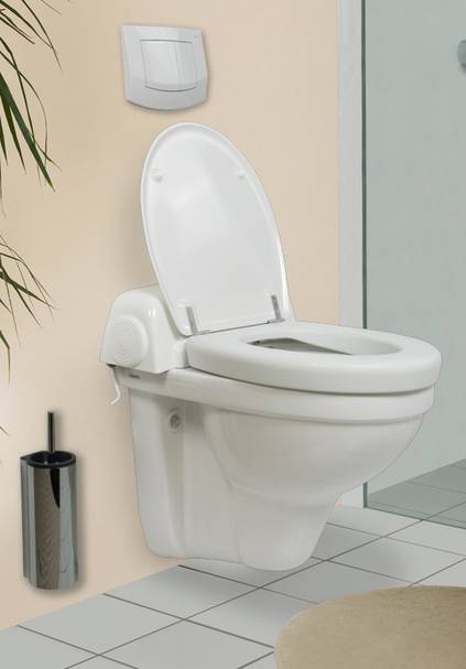 WC-Keramik mit Dusch-WC-Aufsatz, Perspektive von seitlich-oben mit Blick in das geöffnete WC (Bild Spahn Reha)